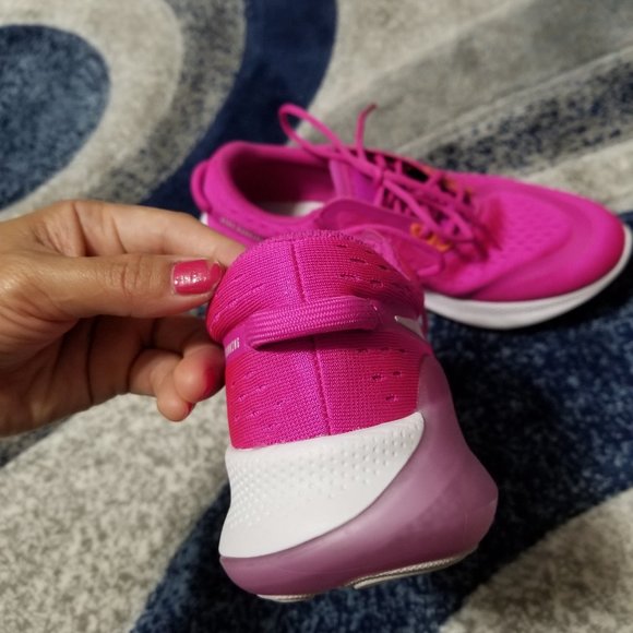 Nike - Picture 2 of 7